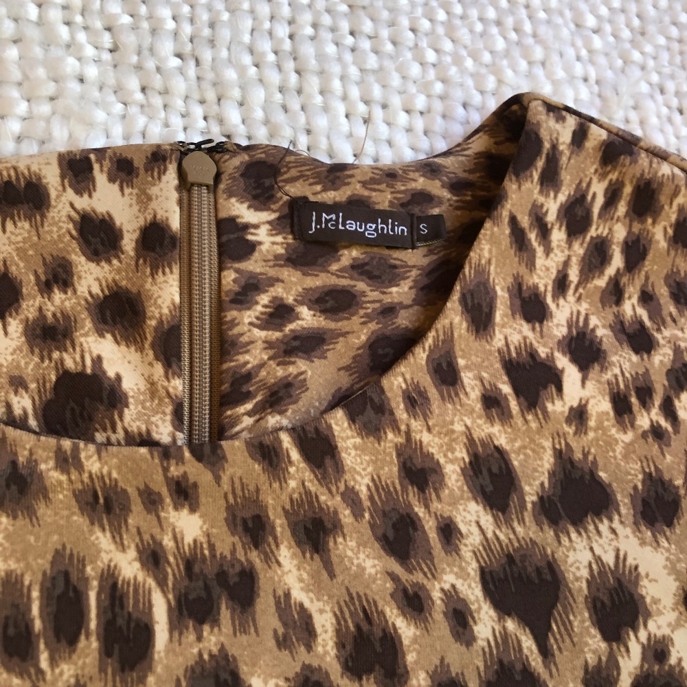 J. McLaughlin: Leopard printed fitted dress, size small - Picture 4 of 6